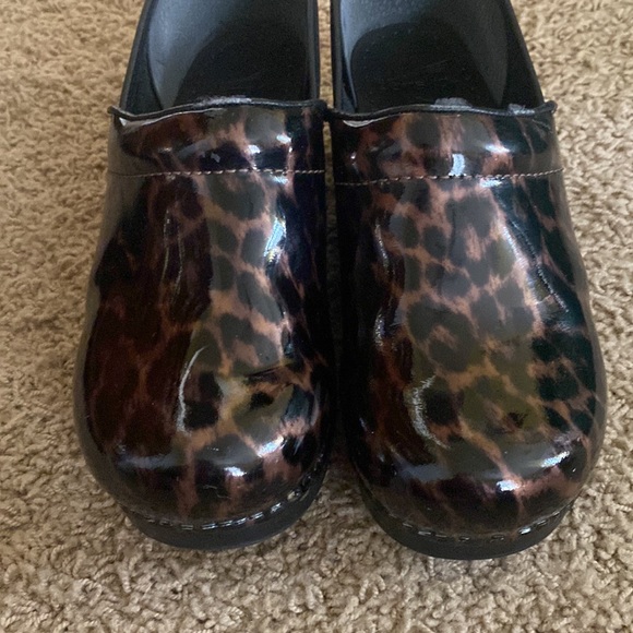 Cheetah print danskos size 39 - Picture 3 of 6